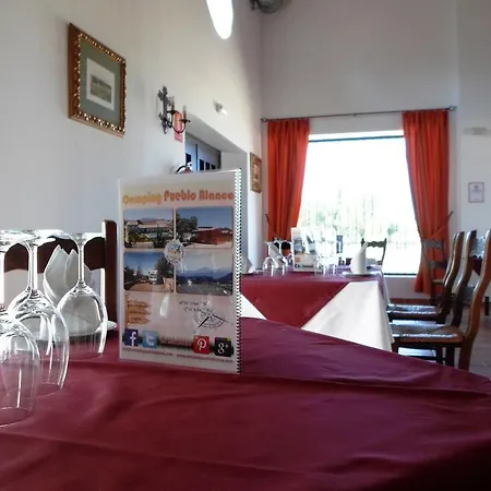 Complejo Pueblo Blanco 4*