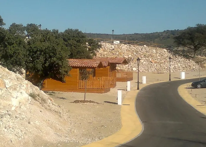 Kamp alanı Complejo Pueblo Blanco 4*