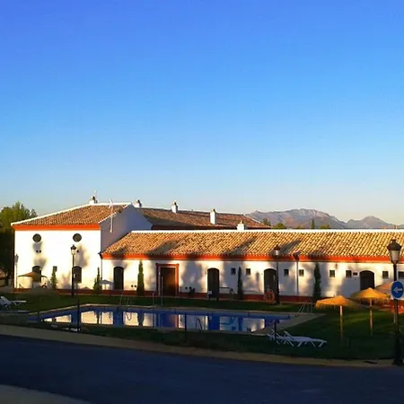 Complejo Pueblo Blanco Olvera